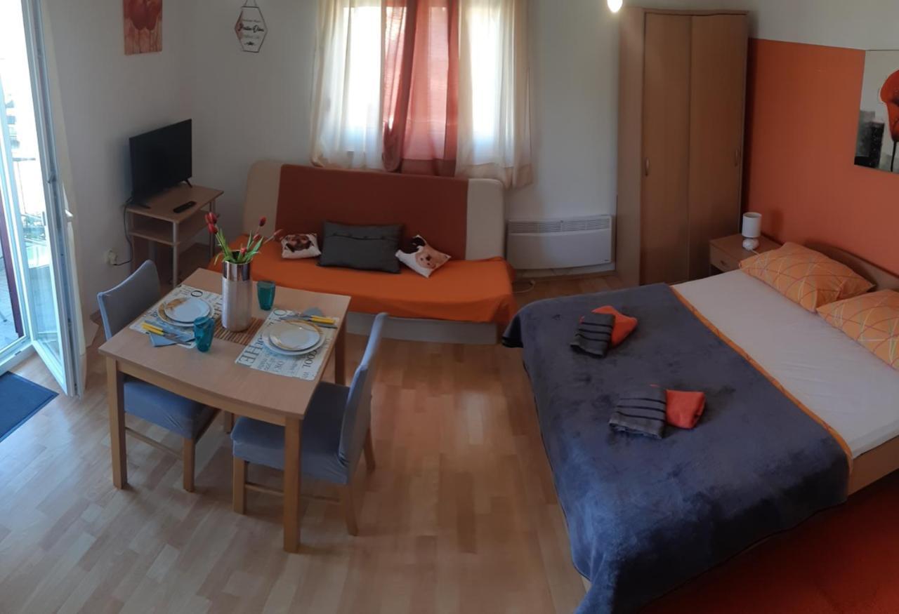 Apartments Lans Vodice Buitenkant foto