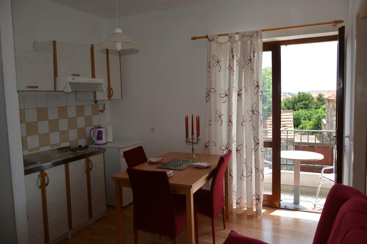 Apartments Lans Vodice Buitenkant foto